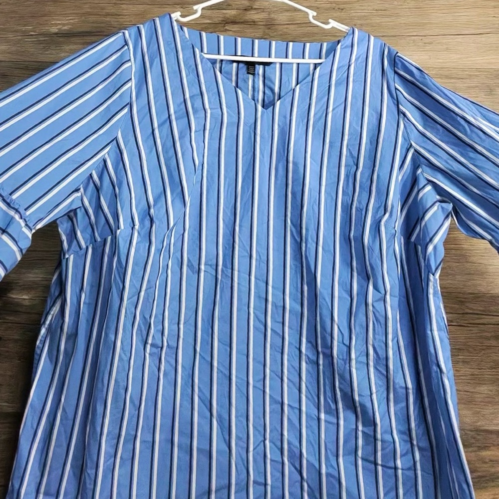 White House Black Market Blue Striped Blouse - Picture 9 of 10